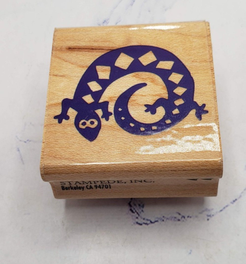 Rubber Stampede Spiral Gecko Lizard A419C Wood Mounted Rubber Stamp